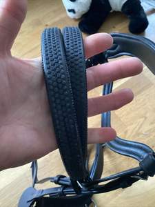 Brida anatómica de cuero negro de tamaño completo/Extra completo con riendas Brida de cuero de caballo de alta calidad disponible para exportación a granel - Product Image 2