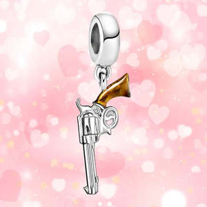 Colgante de pistola chapado en plata estilo occidental, joyería de aleación de estilo religioso con baño de oro, regalo con diamante y perla. - Product Image 1