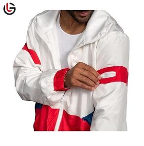 Veste coupe-vent en polyester à fermeture éclair avec capuche et col montant et logo frontal - Veste de sport d'hiver pour homme pour la course à pied en plein air - Product Image 4