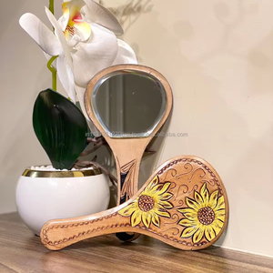 ใหม่แกะสลักกระจกขนาดพกพาหนังแท้ผลิตจํานวนมากส่งเสริมการขายการออกแบบที่ไม่ซ้ํากันคาวเกิร์ลกระจกโต๊ะเครื่องแป้งเดินทาง - Product Image 5