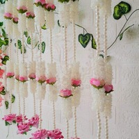 Guirlandes élégantes de Mogra avec des perles de rose pour la décoration de porte latérale, guirlandes décoratives tendance pour la décoration d'inauguration