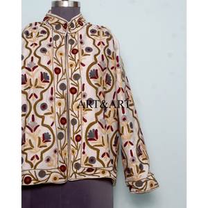 Vestes matelassées en coton tissé Suzani brodées sur mesure pour femmes, écologiques, à séchage rapide, rembourrées en coton, artisanat artisanal - Product Image 3