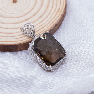 Pendentif rectangulaire fait main pour femme en argent sterling massif 925 plaqué or avec quartz fumé naturel, certifié IGI, de la marque Memoria Jewels Wholesale - Product Image 1