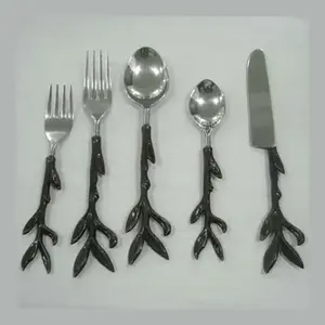 Ensemble de couverts en acier inoxydable de qualité supérieure avec poignée noire, parfait pour les desserts au restaurant et les couverts de mariage - Product Image 3