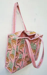 Sac fourre-tout léger imprimé tigre bohème moderne écologique Machine matelassé fermeture éclair durable élégant pour le week-end de tous les jours - Product Image 2