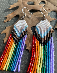 Hermosos pendientes hechos a mano con diseño de bandera, pendientes con flecos, pendientes con cuentas - Product Image 2