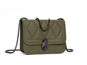Borsa a Tracolla in Pelle con Catena per Donna - Product Image 2