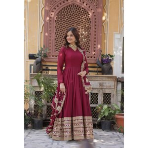 Nouveau Designer Party Wear Lourd Faux Georgette Avec Séquence Broderie Travail Indien Ethnique Porter Robe De Mariée Anarkali Avec Bas - Product Image 1