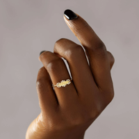 Nouvel Arrivage Cadeau Souvenir Bague Chevalière Gravable en Argent 925 Plaqué Or 14K avec Lettre Initiale et Diamants Pavés en Filigrane
