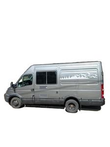 Camion d'occasion 2024 35C18 essence/gaz 177 CV 1-25 000 miles 2 couchettes 2 essieux transmission automatique pneus R18 conduite à gauche sièges en tissu - Product Image 2