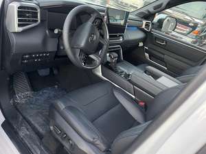 โตโยต้า เซคคอย่า ปี 2024 สภาพดีเยี่ยม ไมล์น้อย - Product Image 3