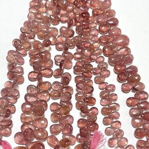 Lote de cuentas de piedra Briolette en forma de pera de 7 hebras de cuarzo fresa suave a precio de fábrica - Product Image 3