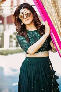 Designer indien vert Lehenga Collection tissus lourds en fausse Georgette avec paillettes travail pour les femmes vêtements de mariage - Product Image 6