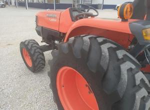 รถแทรกเตอร์ขนาดเล็ก Kubota L4400 45HP - Product Image 5