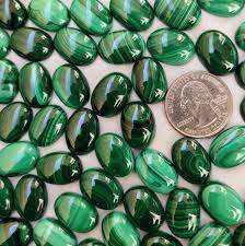 Cabochon ovale en malachite 6x4 MM avec dos plat en taille calibrée pour la fabrication de bijoux pierres précieuses vertes en vrac lot de gros 4x6mm - Product Image 3