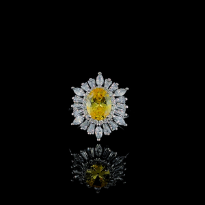 Bague en argent Sunshine Bloom avec pierre précieuse jaune au centre et halo de CZ blanc en forme de tournesol, bijoux de cocktail festifs - Product Image 2