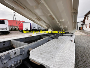 Camion benne d'occasion MAN 35.460 8x4 de 2017, capacité 50t, diesel, robuste, pour transport et travaux d'ingénierie - Product Image 5