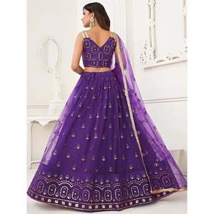 ชุดเลเฮนกาโชลีผ้าตาข่ายปักเลื่อมสีม่วงสุดหรูสำหรับงานแต่งงาน - Product Image 3