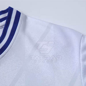 Uniforme de Fútbol de Manga Corta con Diseño Moderno y Transpirable, Estampado, de Primera Calidad, Color Sólido, en Venta - Product Image 3