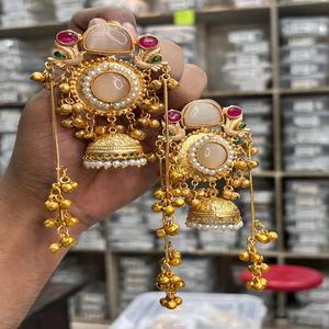 Base en laiton de qualité supérieure Monalisa Stone Kashmiri Boucles d'oreilles or polonais Boucles d'oreilles légères pour femmes Parfait pour une tenue de fête - Product Image 1