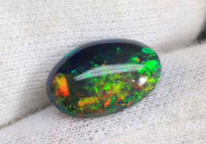 Cabujón de ópalo negro etíope natural, gemas de ópalo de fuego de galaxia Welo, piedra preciosa de ópalo negro etíope bien pulida a precio al por mayor - Product Image 4