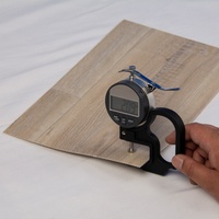 Rouleaux de revêtements de sol en PVC vinyle de luxe commerciaux personnalisés de 2 mm et 3 mm pour supermarchés et cuisines intérieures, résistants au feu et imperméables