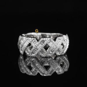 Bague Hip Hop personnalisée entièrement cloutée de diamants ronds en moissanite taille brillant et baguette en argent sterling 925 - Product Image 2