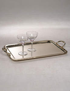 Plateau de service moderne en aluminium avec poignées élégantes pour la cuisine, la table à manger et le service des aliments - Product Image 3
