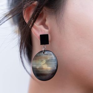 Boucles d'oreilles en corne de buffle faites à la main pour femmes Bijoux de mode de style vintage bohème polis pour la fête à faible coût - Product Image 3