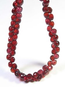 ขายส่งจำนวนมากของธรรมชาติสีแดง mozambique ลูกปัดหัวหอมอัญมณี9 ''สาระ5-5.5มม briolette เหลี่ยมตัดสำหรับทำเครื่องประดับ - Product Image 6