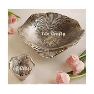 Juego de diferentes tamaños de dos tazones para servir nueces Tazón para servir chocolate de color plateado de aluminio al precio más bajo - Product Image 1