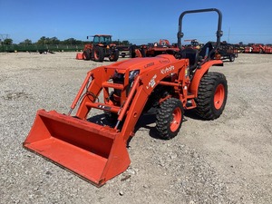 Tractor Kubota L2502HST con Cargador Frontal, Bomba, Motor, Caja de Cambios y Alta Eficiencia - Product Image 4