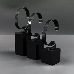 Exhibidor de Relojes Acrílico con Corte en C, Colección AC 2025, Diseño Moderno para Fácil Montaje, para Decoración de Tiendas y Hogar - Product Image 2