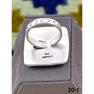 Anillo Ajustable Hecho a Mano en el Suroeste con Turquesa Royston y Engaste de Plata de Ley, Regalo - Product Image 4