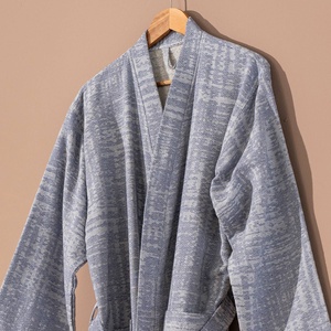 Albornoz al por mayor - Kimono azul con forro de rizo melange, 100% algodón turco, proveedor OEM para hoteles, spas y resorts - Product Image 3