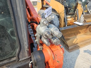 2022 Kubota-Minicargadora compacta de 74HP para trabajos pesados, - Product Image 3