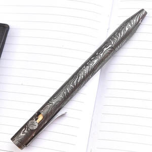 Bolígrafo de Acero de Damasco con Logotipo Personalizado de Alta Calidad - Color y Empaque Personalizados para Uso en Oficina/Regalo - Product Image 4