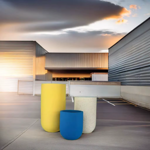 Pot de fleurs décoratif en fibre de verre pour espaces intérieurs et extérieurs ajoute de la sophistication au décor de jardin - Product Image 6