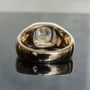 1,50 Ct Cushion Cut Lab Grown 18K Oro amarillo Diamante Anillo de compromiso Bisel Set Solitaire Nupcial Wedding Band Hombres IGI certificado - Product Image 3