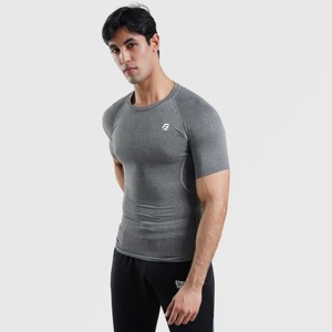 Camiseta Deportiva GA Slim Fit de Compresión, Manga Corta, en Tejido Gris, con Diseño Serigrafiado - Product Image 1