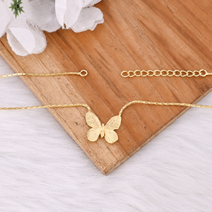 Collar con Colgante de Mariposa de Diseño Nuevo y Moderno, Chapado en Oro sobre Latón, Acabado de Alta Calidad, Ligero, Cadena Ajustable - Product Image 2