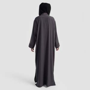 Abaya Aveline de Silueta Recta con Pliegues en Color Carbón - Product Image 2