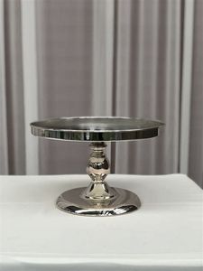 Support à gâteau en métal de qualité supérieure, fini antique et fabriqué à la main, pour une décoration de table de réception de mariage élégante - Product Image 3