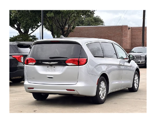 GRAN OFERTA, seminuevo 2023, Chrysler Voyager LX - Product Image 2