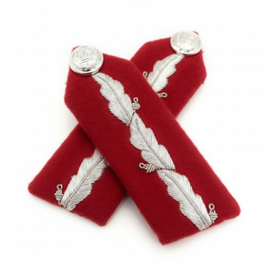 Insigne de grade brodé personnalisé OEM, accessoire uniforme, feuilles argentées sur tissu rouge, insignes de grade de haute qualité - Product Image 6