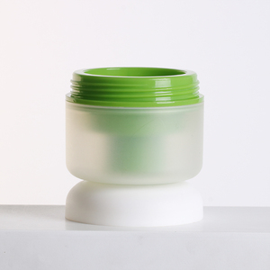 Pot en verre rond vert mat avec impression de logo personnalisée pour lotion, soin de la peau, crème pour le visage et le corps, vernis à ongles, gel - Product Image 6