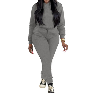 Ropa deportiva de invierno personalizada para mujer patrón sólido por encima de la rodilla chándal de lana de dos piezas de longitud corta-Conjunto de Jogger con capucha al por mayor - Product Image 3