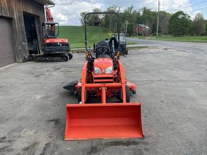 Tracteur Kubota BX2670 25cv avec tondeuse et chargeur frontal pour travaux de jardinage / Tracteur Kubota 25cv d'occasion pour travaux agricoles - Product Image 3