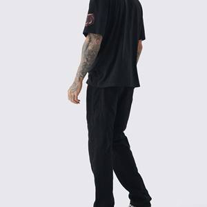 Pantalon de jogging cargo professionnel pour homme, respirant, écologique, avec taille élastique, tissu en velours côtelé, couleur personnalisée - Product Image 2