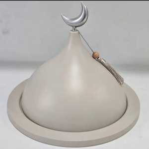 Plato de metal para servir chocolate Forma curva Plato para servir chocolate Plato en precio razonable Diseño único Plato de servidor de chocolate - Product Image 1